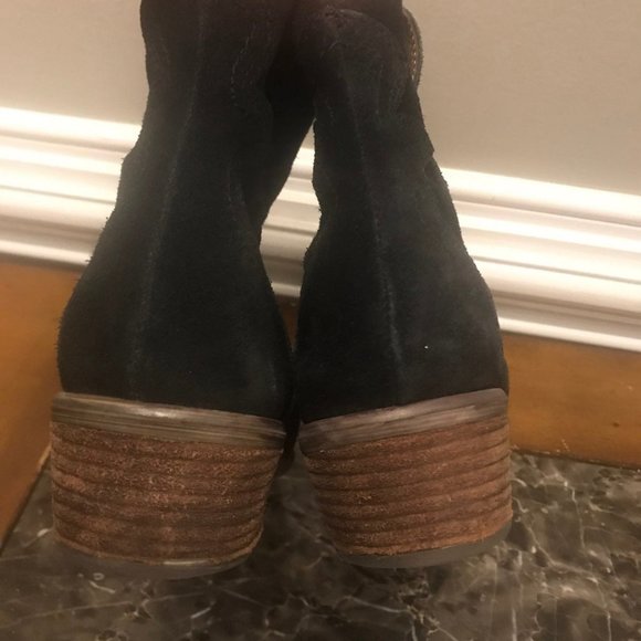 Lucky Brand suede western style ankle boot size 38 (7.5) - Picture 6 of 9